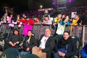 Los nietos de Sary Mánchez abren la final de murgas del Carnaval de 'Una noche en Río' (Foto TA)