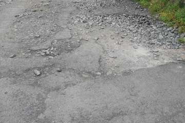 El Cubillo implora por la conexión a la red de saneamiento y el asfaltado de su acceso (Foto TA)