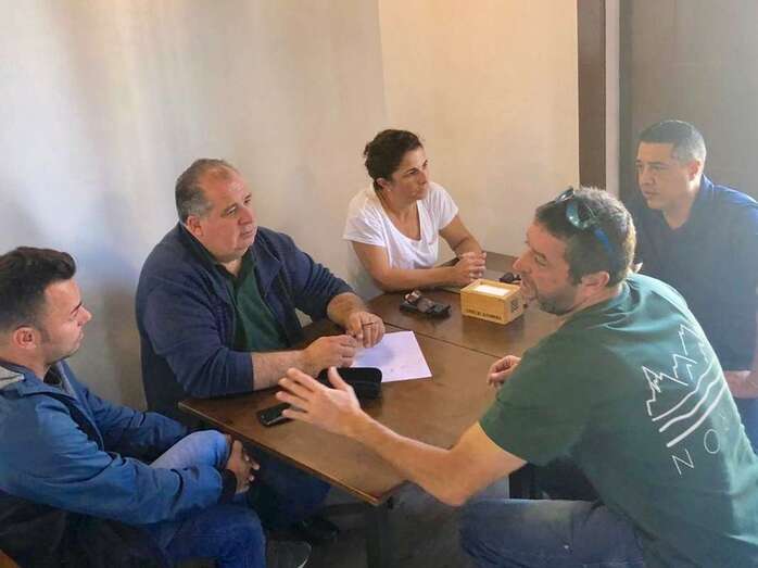 El concejal Juan Martel se reunión ayer con empresarios de la restauración de Los Llanos (Foto TA)