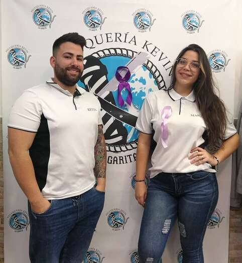 El Patronato La Sal distribuyó lazos morados y carteles por toda La Garita (Foto TA)