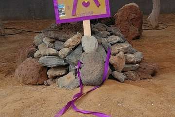  La Sal llena La Garita de lazos morados (Foto TA)