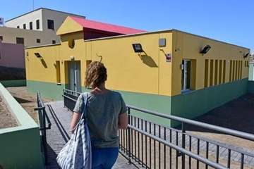 Fachada y acceso al recinto, rehabilitado hace poco (Foto Arcadio Suárez/C7)