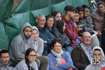El espectáculo de aves exóticas de Paco Plumas se exhibe en La Breña (Foto FJS)