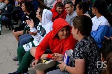 El espectáculo de aves exóticas de Paco Plumas se exhibe en La Breña (Foto FJS)