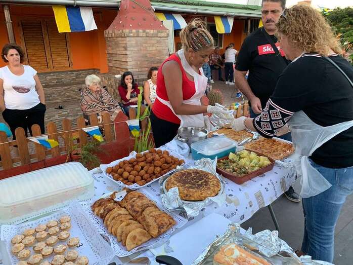 Postres y platos presentados al concurso celebrado esta tarde-noche en el Caserío de Gando (Foto TA)