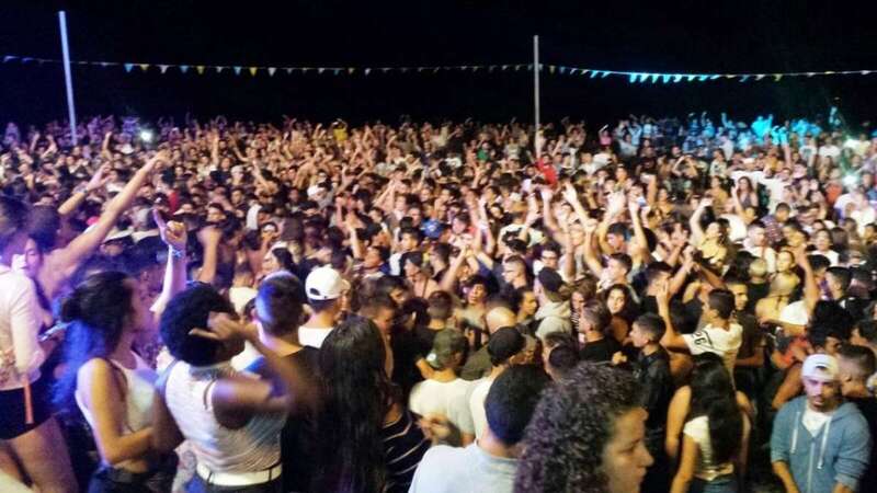 Imagen de archivo de un concierto veraniego en las playas de Telde (Foto TA)