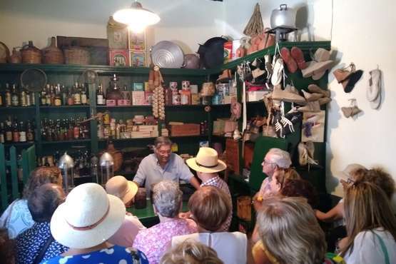 La AV Cristo de Telde visita los museos etnográficos de La Aldea de San Nicolás (Foto TA)