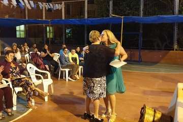 Reconocimiento a las mujeres del barrio de Hornos del Rey (Foto TA)