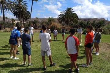 Un grupo de jóvenes que se preparan para ser líderes comunitarios â€˜encantaâ€™ a Los Gofiones (Foto TA)