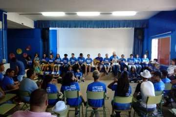 Un grupo de jóvenes que se preparan para ser líderes comunitarios â€˜encantaâ€™ a Los Gofiones (Foto TA)