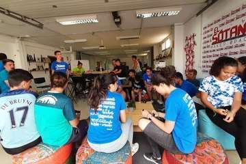 Un grupo de jóvenes que se preparan para ser líderes comunitarios â€˜encantaâ€™ a Los Gofiones (Foto TA)