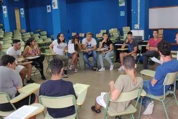 Un grupo de jóvenes que se preparan para ser líderes comunitarios â€˜encantaâ€™ a Los Gofiones (Foto TA)