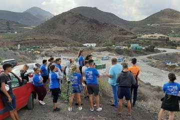 Un grupo de jóvenes que se preparan para ser líderes comunitarios â€˜encantaâ€™ a Los Gofiones (Foto TA)