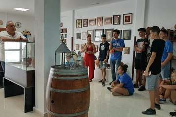 Un grupo de jóvenes que se preparan para ser líderes comunitarios â€˜encantaâ€™ a Los Gofiones (Foto TA)