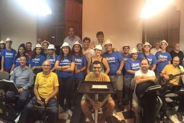 Un grupo de jóvenes que se preparan para ser líderes comunitarios â€˜encantaâ€™ a Los Gofiones (Foto TA)