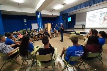 Un grupo de jóvenes que se preparan para ser líderes comunitarios â€˜encantaâ€™ a Los Gofiones (Foto TA)