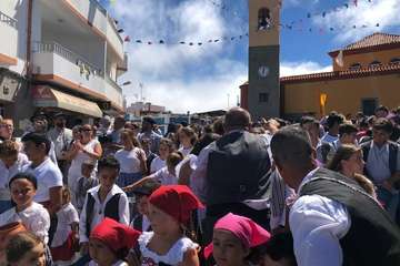 Undécima edición de la Traída Infantil del Agua en Lomo Magullo (Foto TA y Francisco Javier Santana)