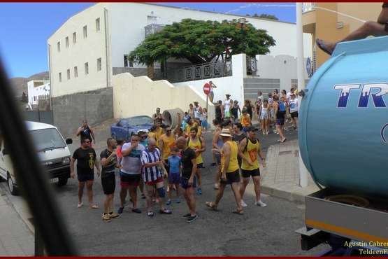 Remojón popular en Lomo Cementerio (Foto TF y TA)