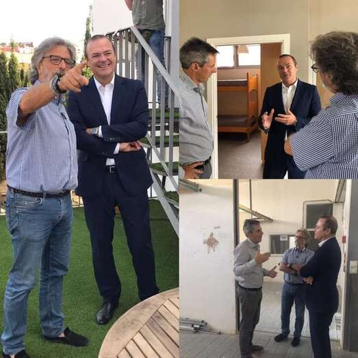 Diferentes momentos de la visita de Augusto Hidalgo al Centro Social de Yrichen en Telde (Foto TA)