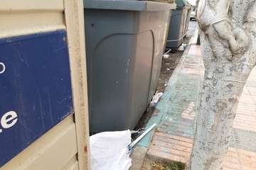 La suciedad y falta de cuidados imperan en El Calero Bajo (Foto TA)