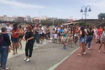  La costa de Telde baila al ritmo de zumba y salsa (Foto TA)