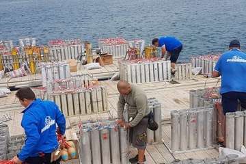 Torrente de luz y sonido en los fuegos de Melenara (Foto Toribio Inda)