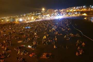Torrente de luz y sonido en los fuegos de Melenara (Foto TA)
