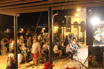 Las fiestas de la playa de Ojos de Garza arrancan con el pregón de Juan Sánchez y el concierto de Charcojondo (Foto TA)