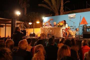 Las fiestas de la playa de Ojos de Garza arrancan con el pregón de Juan Sánchez y el concierto de Charcojondo (Foto TA)