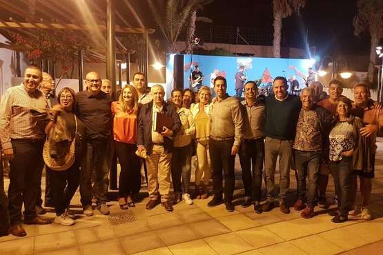 Las fiestas de la playa de Ojos de Garza arrancan con el pregón de Juan Sánchez y el concierto de Charcojondo (Foto TA)