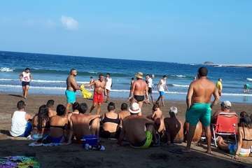 Degustación de paella y partido amistoso de fútbol en la playa de Ojos de Garza (Foto TA)
