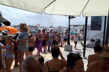 Degustación de paella y partido amistoso de fútbol en la playa de Ojos de Garza (Foto TA)