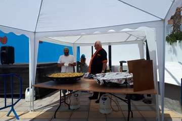 Degustación de paella y partido amistoso de fútbol en la playa de Ojos de Garza (Foto TA)
