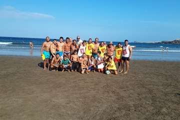 Degustación de paella y partido amistoso de fútbol en la playa de Ojos de Garza (Foto TA)