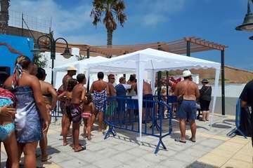 Degustación de paella y partido amistoso de fútbol en la playa de Ojos de Garza (Foto TA)
