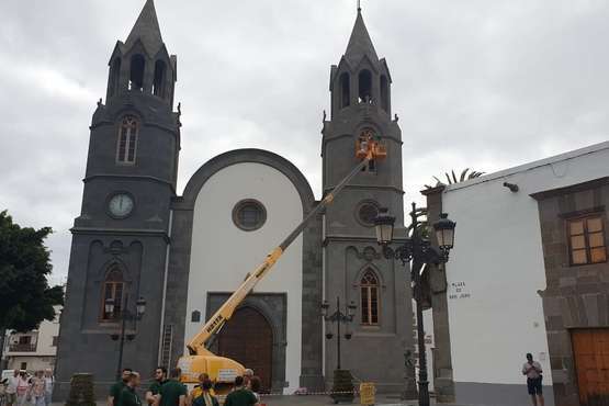 La Basílica de San Juan se acicala para la Bajada del Santo Cristo de Telde (Foto TA)