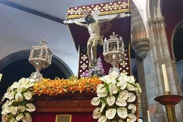 Trono engalanado del Santo Cristo de Telde (Foto Francisco Javier Santana)