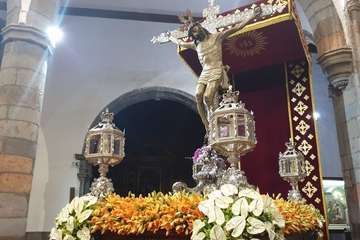 Trono engalanado del Santo Cristo de Telde (Foto Francisco Javier Santana)