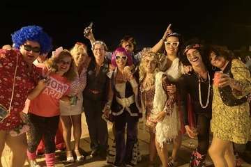 Fiesta de los 80 en la playa de Ojos de Garza (Foto TA)