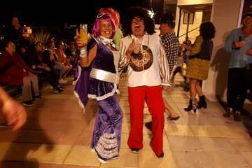 Fiesta de los 80 en la playa de Ojos de Garza (Foto TA)