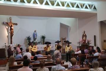 Pasacalles y pregón de las fiestas de Casas Nuevas en honor de San Venancio (Foto TA)