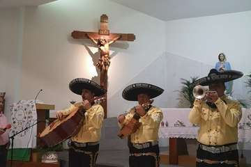 Pasacalles y pregón de las fiestas de Casas Nuevas en honor de San Venancio (Foto TA)