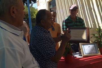 El Club Deportivo La Avestruz reconoce a José Miguel Vega y a Santiago Almeida (Foto TA)