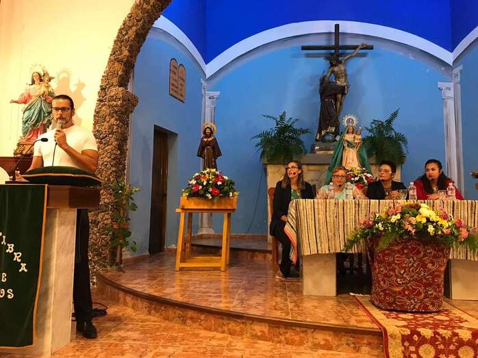 Momento del pregón del pasado sábado en Cazadores (Foto TA)