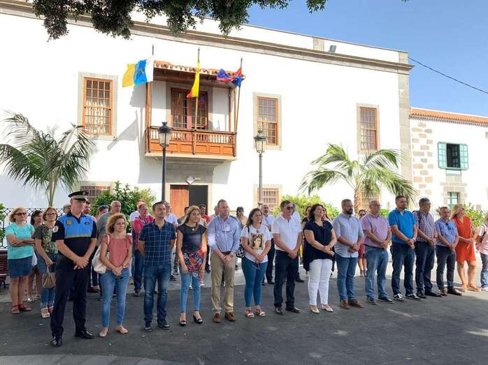 Momento del minuto de silencio (Foto TA)