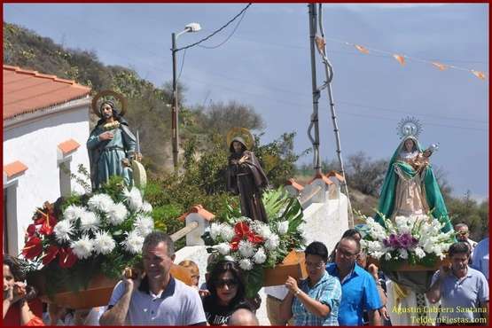 Cazadores procesiona a sus patronos (Foto TF)