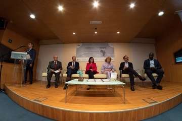  Las crónicas cotidianas de José Naranjo ganan el I Premio Saliou Traoré (Foto TA y EFE)