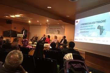  Las crónicas cotidianas de José Naranjo ganan el I Premio Saliou Traoré (Foto TA y EFE)