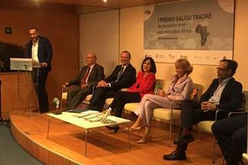  Las crónicas cotidianas de José Naranjo ganan el I Premio Saliou Traoré (Foto TA y EFE)