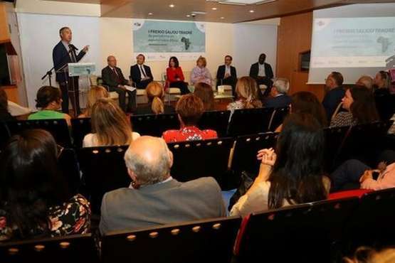  Las crónicas cotidianas de José Naranjo ganan el I Premio Saliou Traoré (Foto TA y EFE)